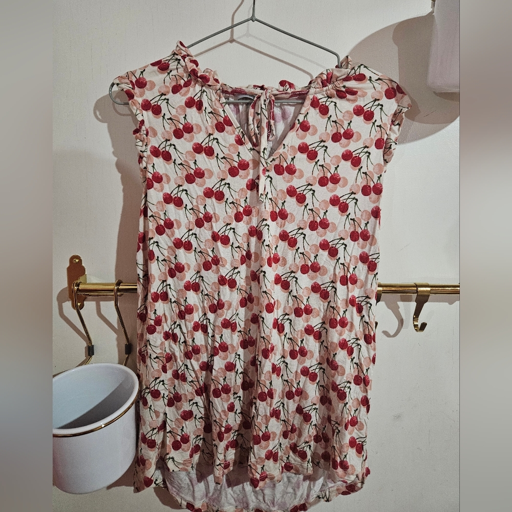 Dalia small cherry shirt